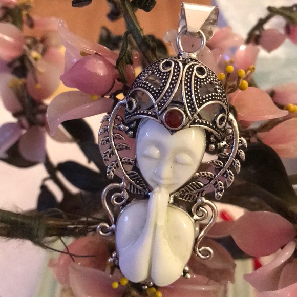 Vintage Jewelry - Vintage 925 white  coral prayer lady 😍Hold